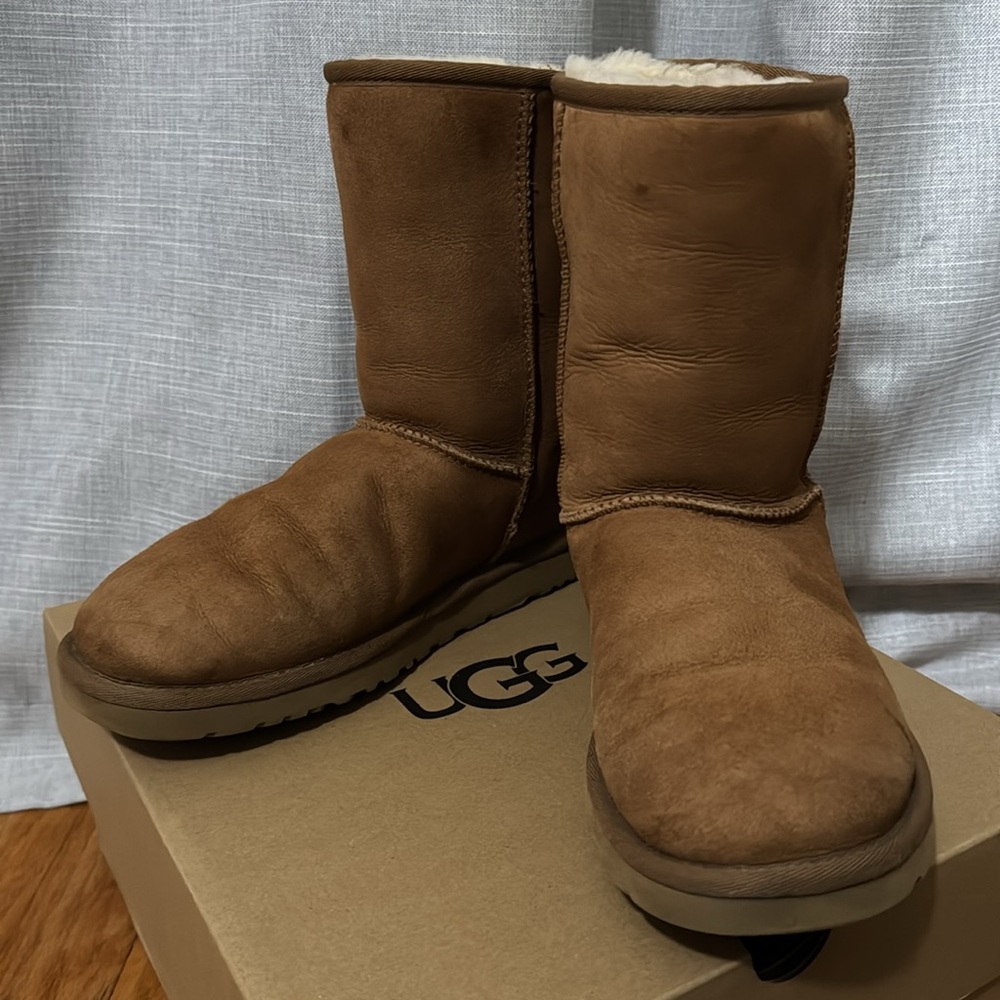 Auth UGG Classic Short Boots-Sz 7-Chestnut-Lined